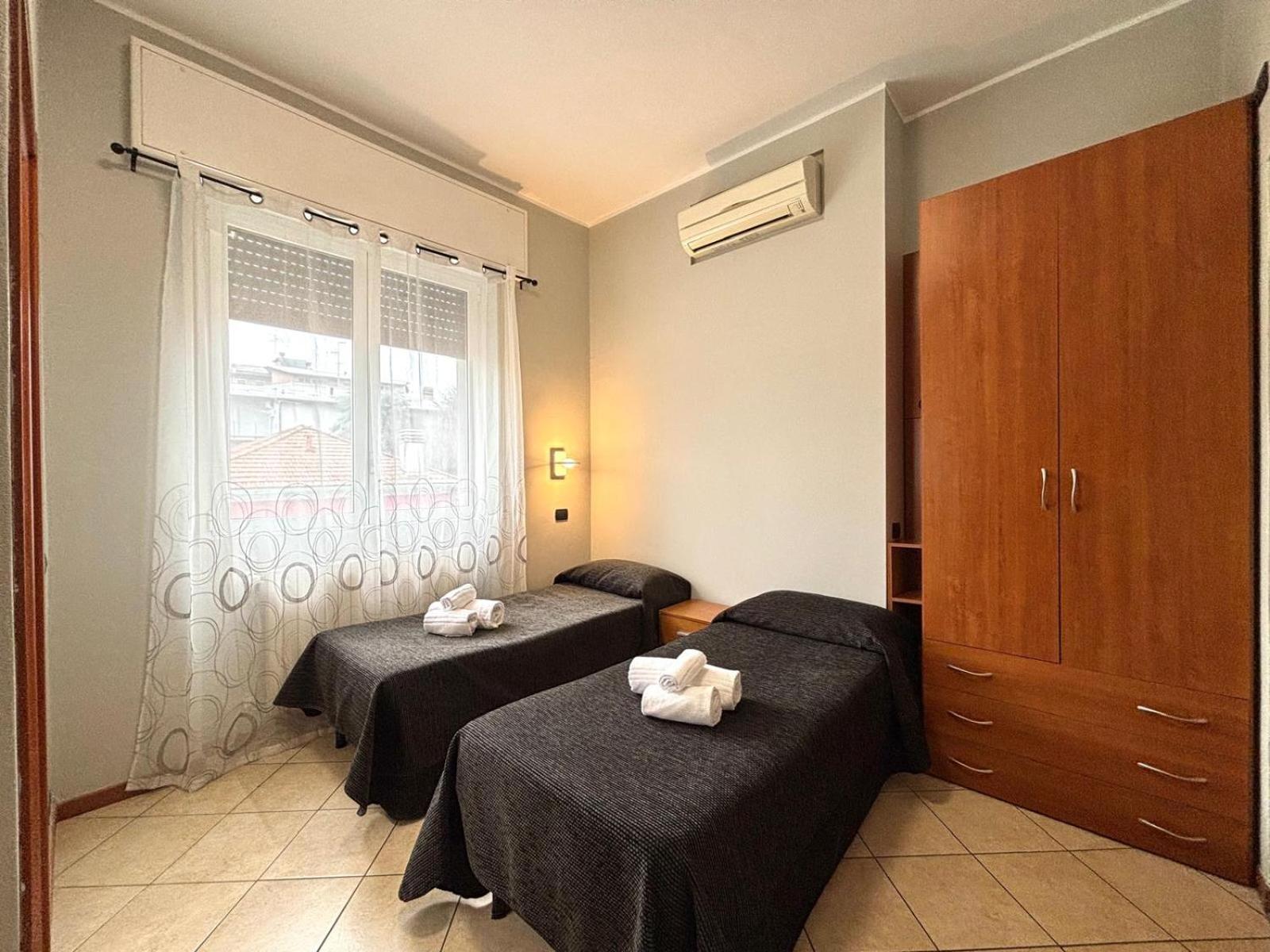 Twin Room,1656181451:JPEG